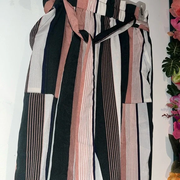 3 for $10 | Striped pants | size 4/6 | High-waisted - Picture 4 of 6